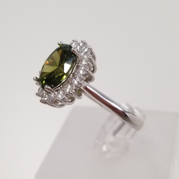 Sterling 3.5ct Green Topaz Ring - Picture 3 of 8